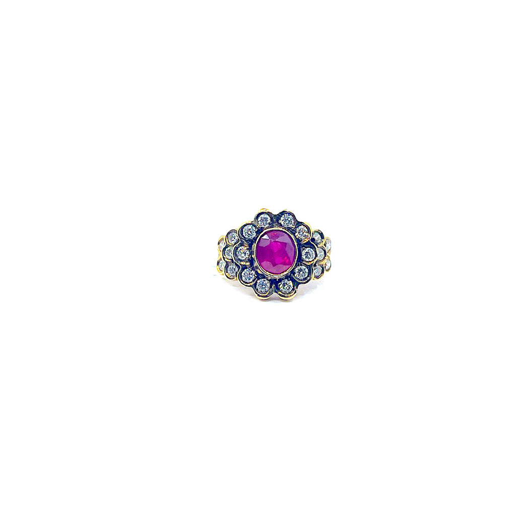 18 KARAT YELLOW GOLD FLOWER DESIGN RING WITH RUBY AND DIAMONDS 950-00312